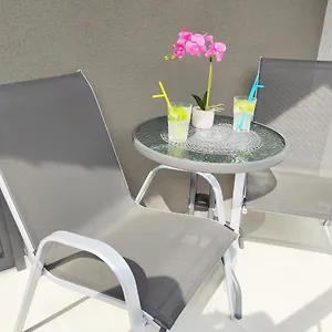white-studio-apartman.in-istria.net/