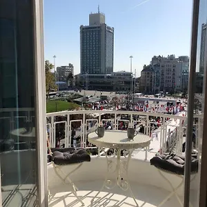 Great View Of Taksim Square, Luxury Furnished On Main Street Of Taksim, Partial Sea View Appartement Istanboel