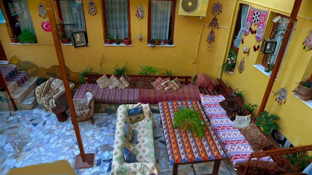 Anz Guest House Pansiyon Selçuk Alloggio in famiglia